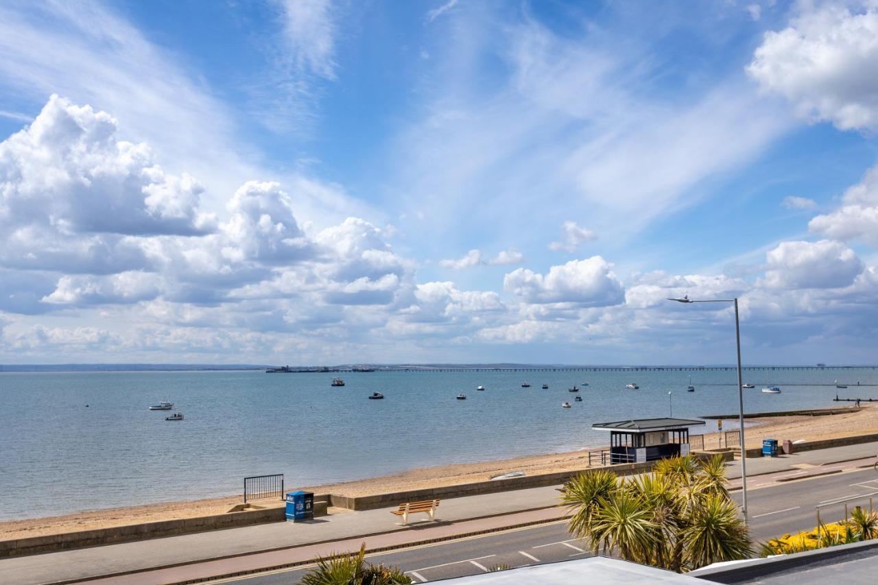 Roslin Beach Hotel Southend-on-Sea Bagian luar foto