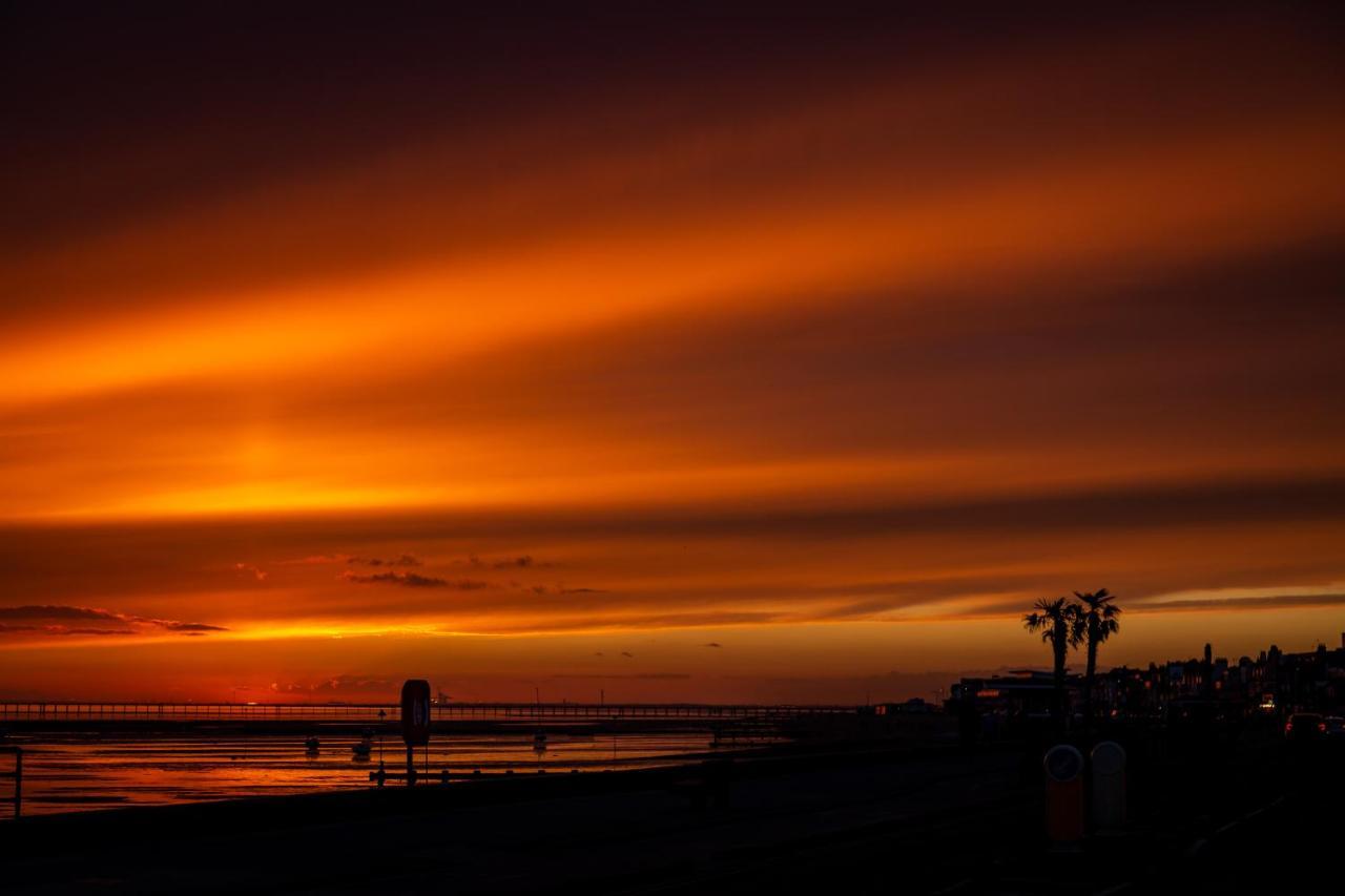 Roslin Beach Hotel Southend-on-Sea Bagian luar foto