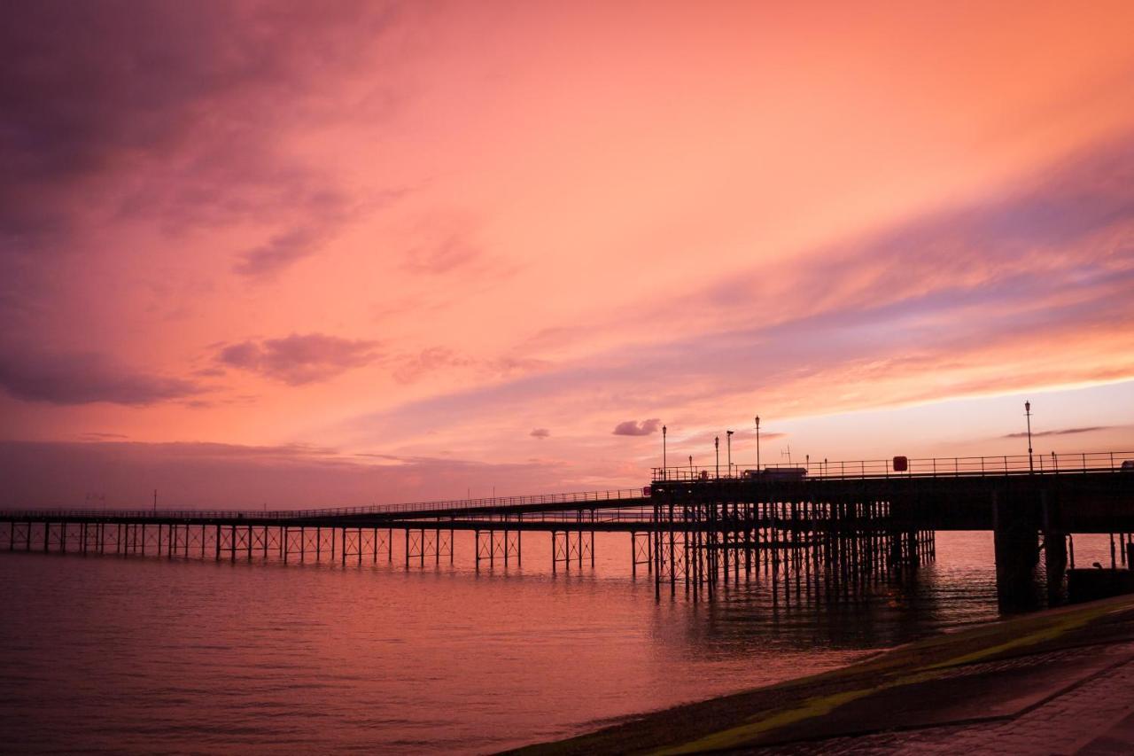 Roslin Beach Hotel Southend-on-Sea Bagian luar foto